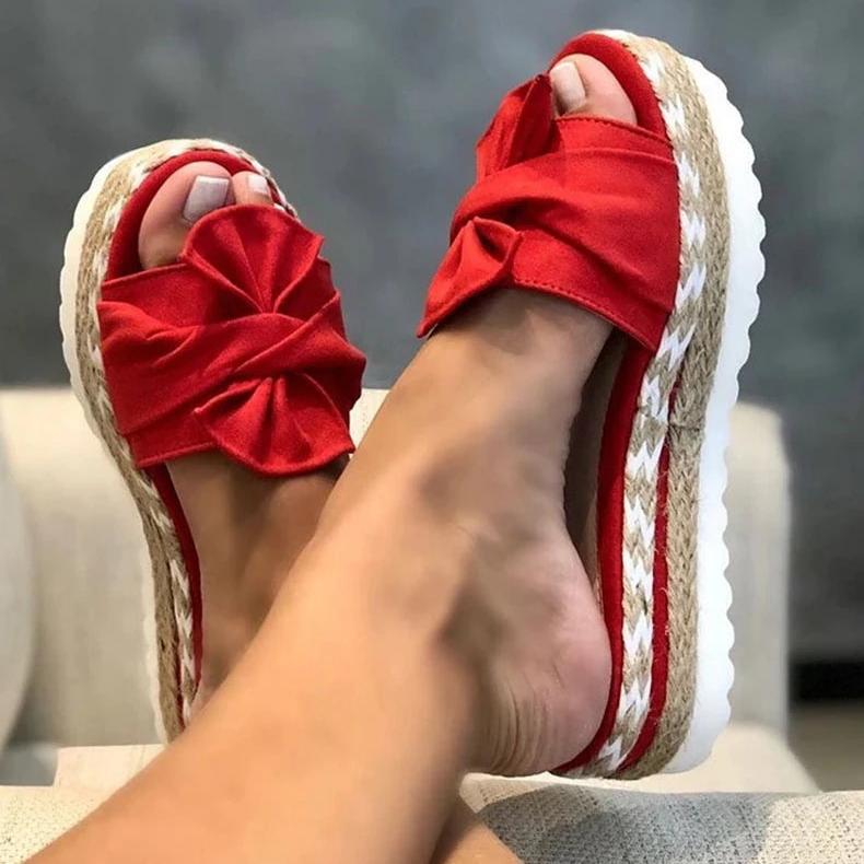 Sandales compensées pour femme – tendance et été 2026